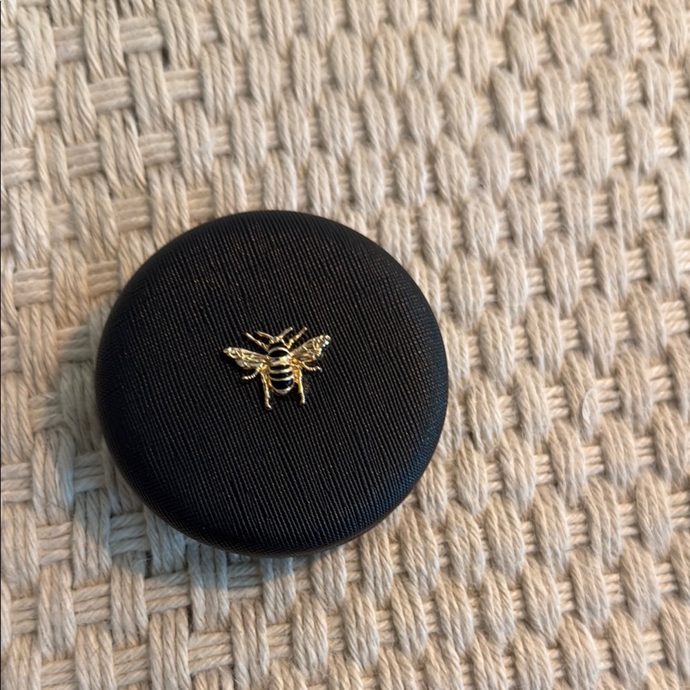 Compact mirror with Gold Bee Accent